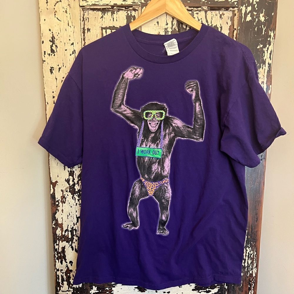 Retro unisex I Work Out! Monkey T-shirt. Size Large